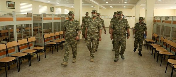 Müdafiə naziri yeni hərbi hissənin açılışında - Sputnik Азербайджан