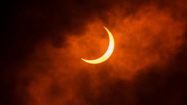 Частичное солнечное затмение в Нью-Дели - Sputnik Азербайджан