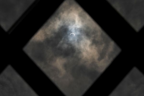 Частичное солнечное затмение в Нью-Дели - Sputnik Азербайджан