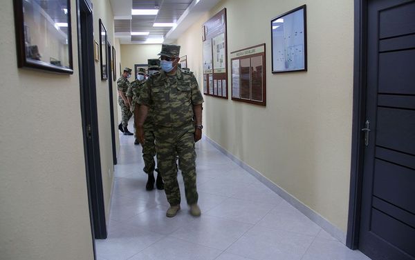 На територии воинской части ВВС Азербайджана На територии воинской части ВВС Азербайджана - Sputnik Азербайджан