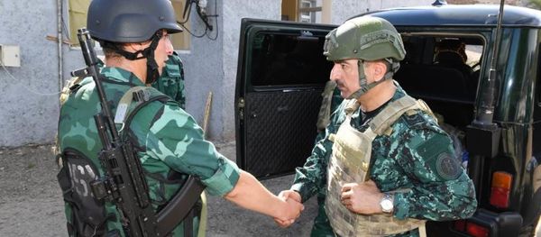 Начальник ГПС Азербайджана Эльчин Гулиев посетил подразделения отдельной пограничной дивизии «Газах» - Sputnik Азербайджан