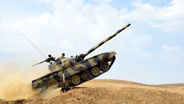 Танковый экипаж Вооруженных сил Азербайджана - Sputnik Азербайджан