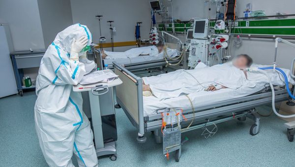 Медик в Госпитале Таможенного Комитета, фото из архива - Sputnik Азербайджан