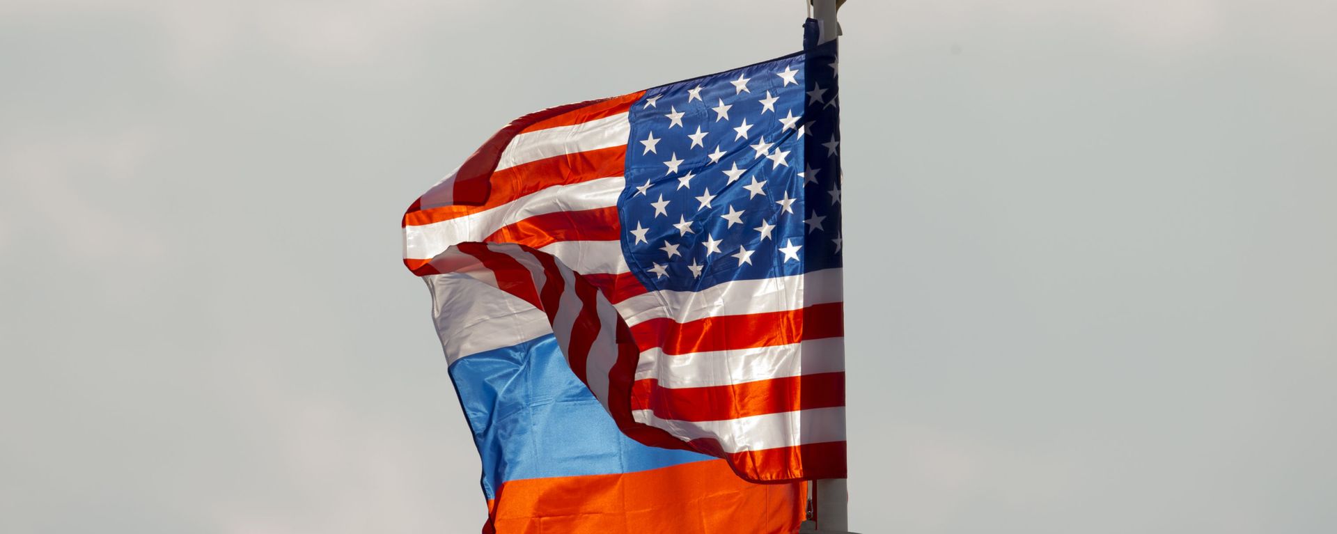 Флаги США и России, фото из архива - Sputnik Азербайджан, 1920, 23.03.2025