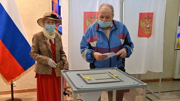 Голосование по поправкам в Конституцию России: как оно проходило в странах ближнего зарубежья - Sputnik Азербайджан
