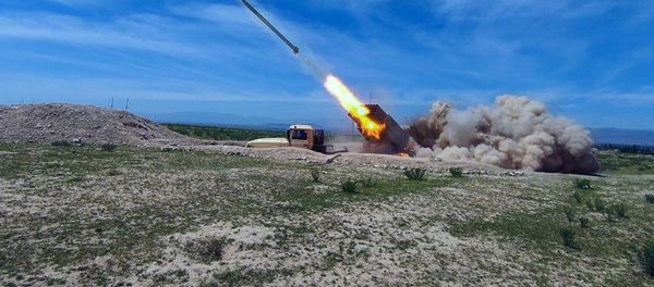  Учения реактивно ракетно-артиллерийских подразделений Отдельной общевойсковой армии - Sputnik Азербайджан