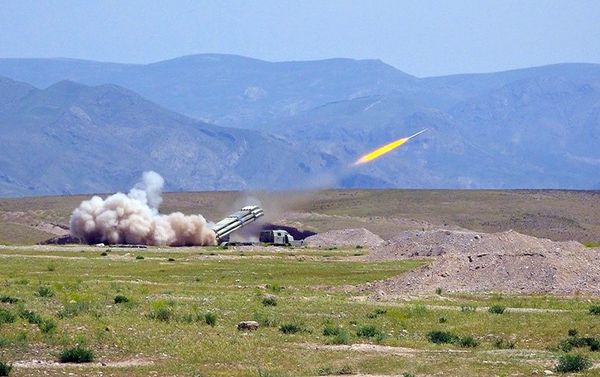  Учения реактивно ракетно-артиллерийских подразделений Отдельной общевойсковой армии - Sputnik Азербайджан